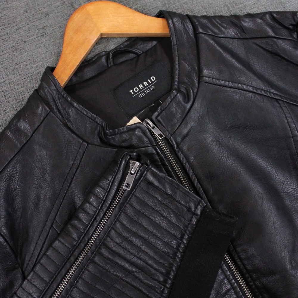 Torrid Black Faux Leather Moto Jacket Size 4 Plus Stretch Panels Full Zip Pocket